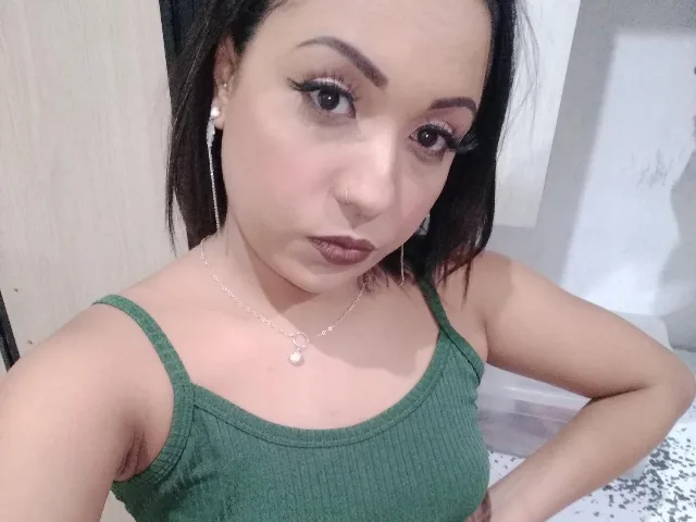LuaPearl camgirl live amateur webcam