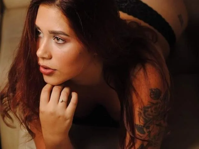 AgathaBroun camgirl live amateur webcam