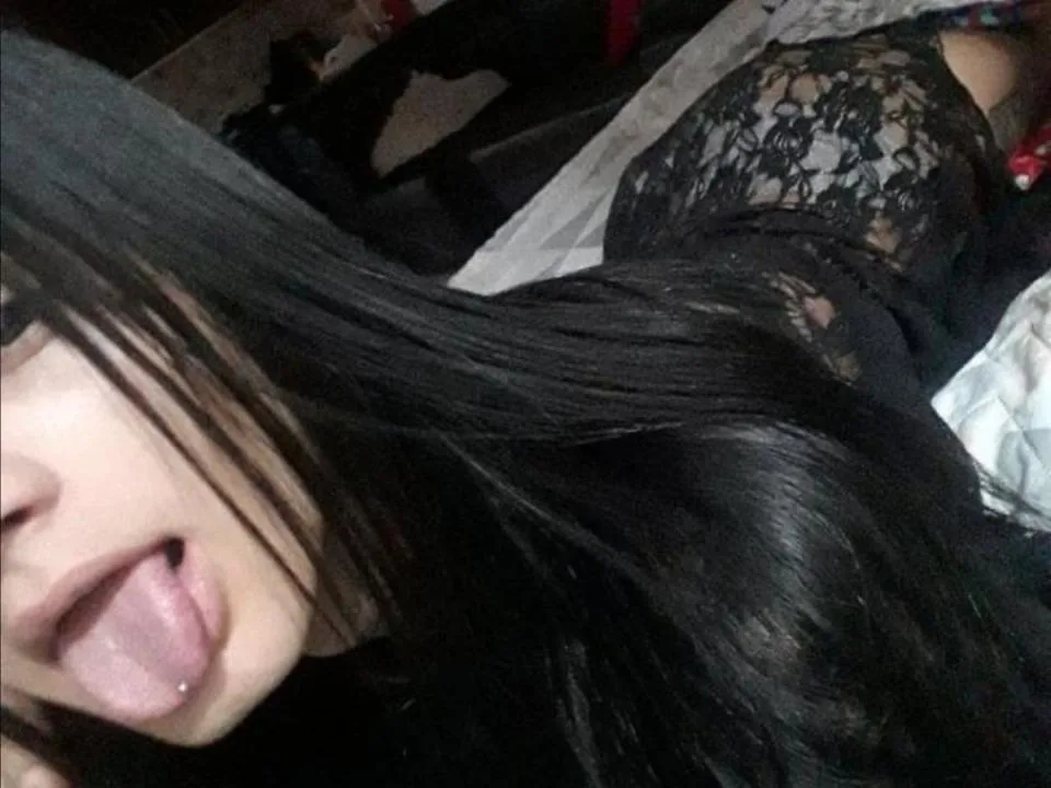 SexyHoty69 camgirl live amateur webcam