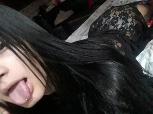 SexyHoty69 camgirl live amateur webcam