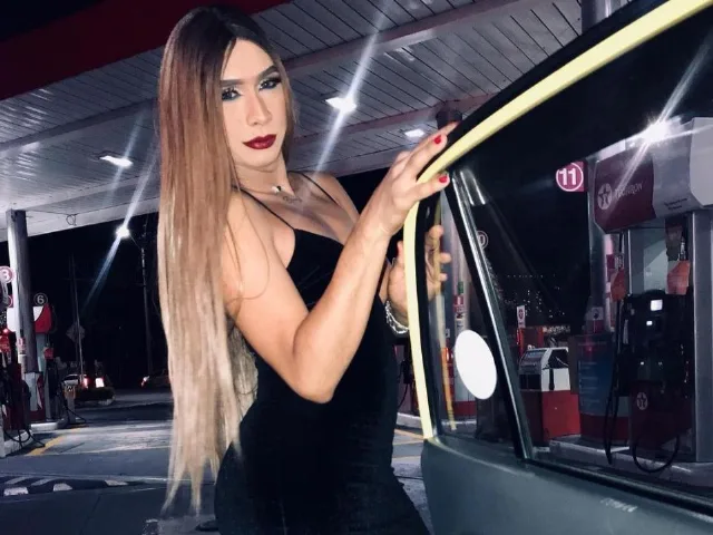 MiaLlucci camgirl live amateur webcam