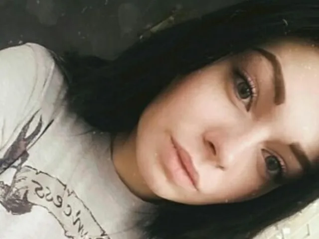 EmilyAndHarry camgirl live amateur webcam