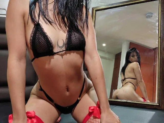 MelaniMontoya camgirl live amateur webcam