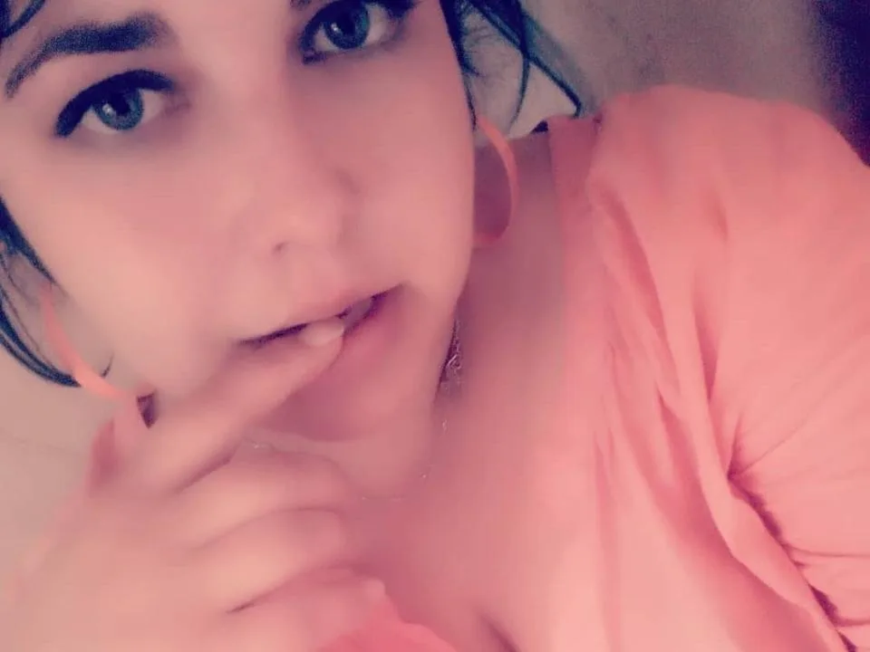 WhitteLotus camgirl live amateur webcam