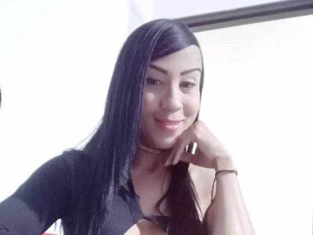 CharlotteClov camgirl live amateur webcam