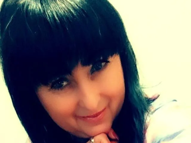 NikaMel camgirl live amateur webcam
