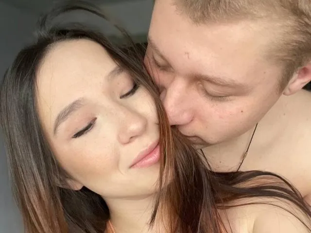AliceAndAaron camgirl live amateur webcam