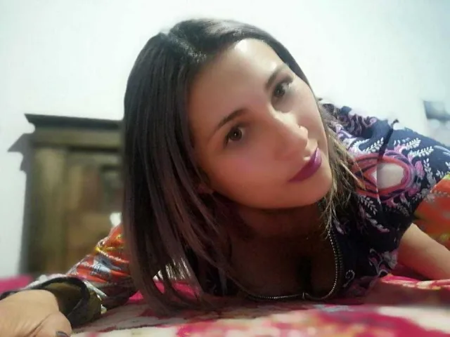 MildreLove camgirl live amateur webcam