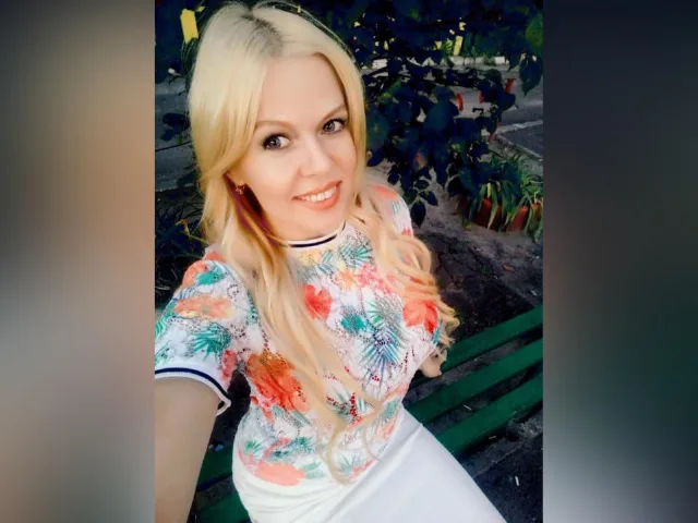 AngelAbby camgirl live amateur webcam