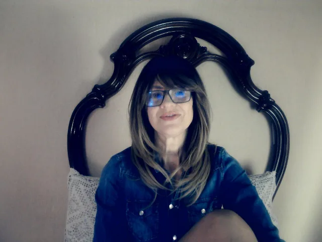 MartaGolden camgirl live amateur webcam