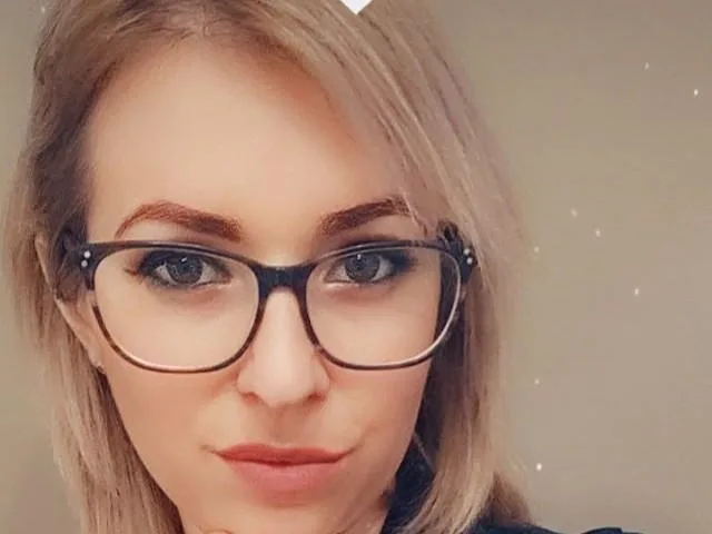 AvaByrne camgirl live amateur webcam