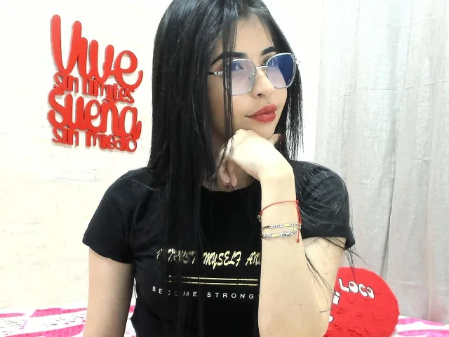 HilaryQuenn camgirl live amateur webcam