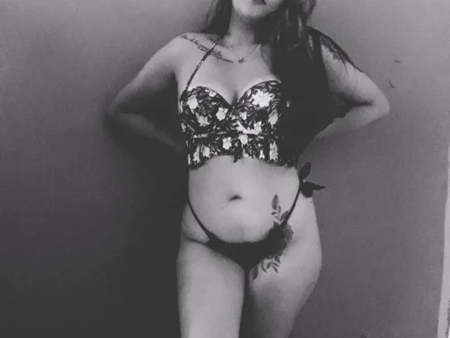 CataBustamante camgirl live amateur webcam