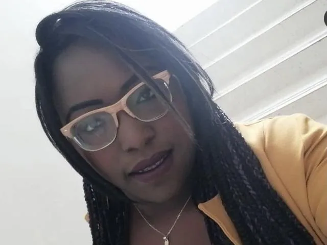 NahomiBlackk camgirl live amateur webcam