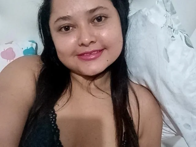 SalameSensual camgirl live amateur webcam