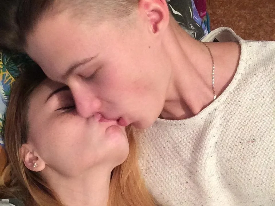 SunnyGirlAndBoy camgirl live amateur webcam