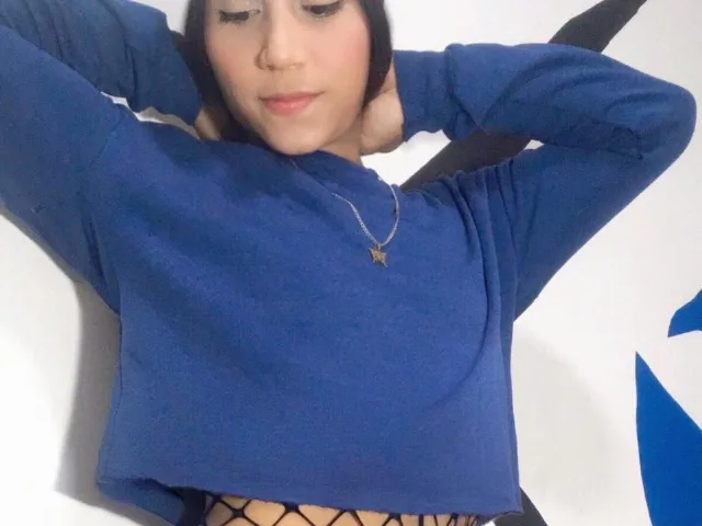 AndreaFoxyz camgirl live amateur webcam