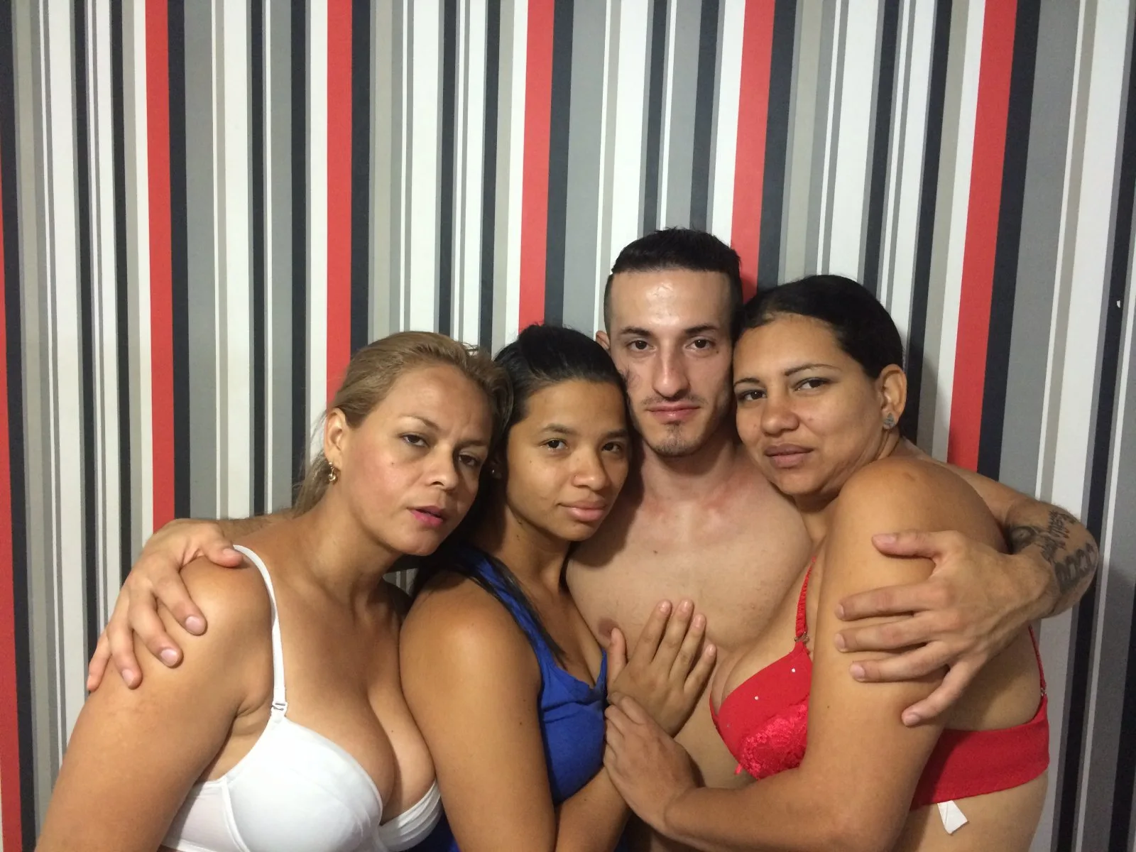 ThreeNstyGirlsAndOneGuy camgirl live amateur webcam