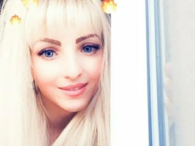 MiriAmber camgirl live amateur webcam
