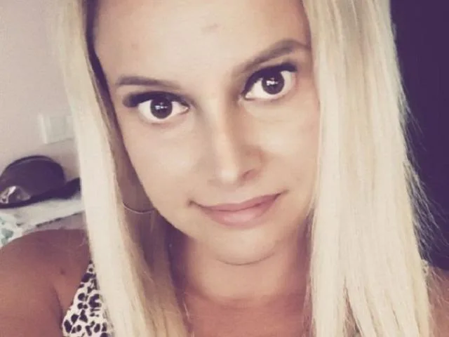 NatalieBlonde camgirl live amateur webcam