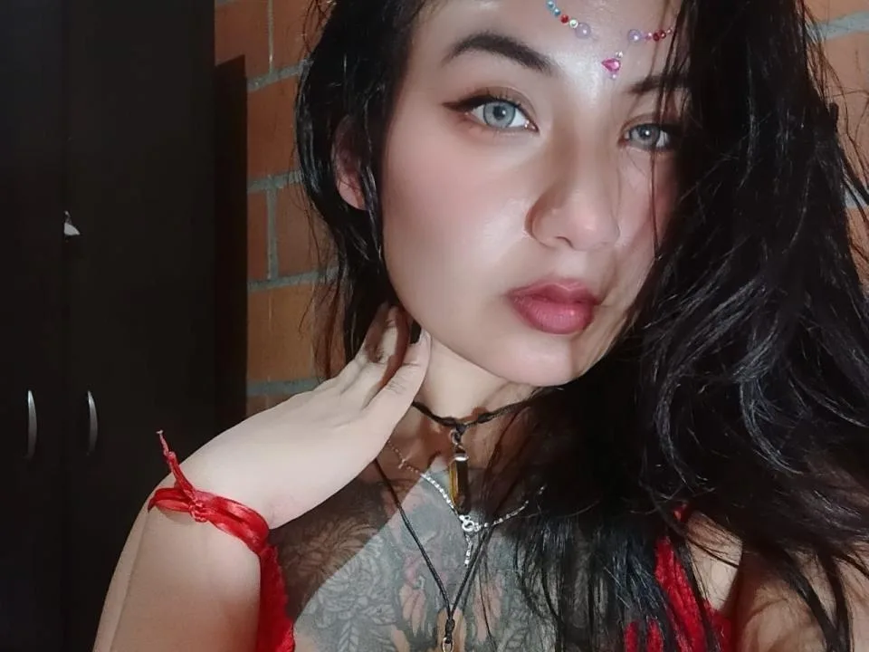 SweetLunaXX camgirl live amateur webcam