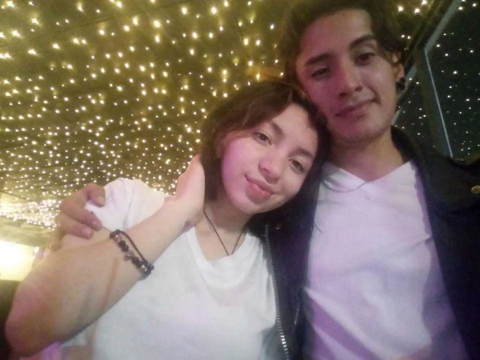 EllieAndClark camgirl live amateur webcam