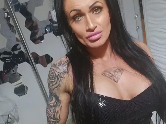 DavinaSexy camgirl live amateur webcam