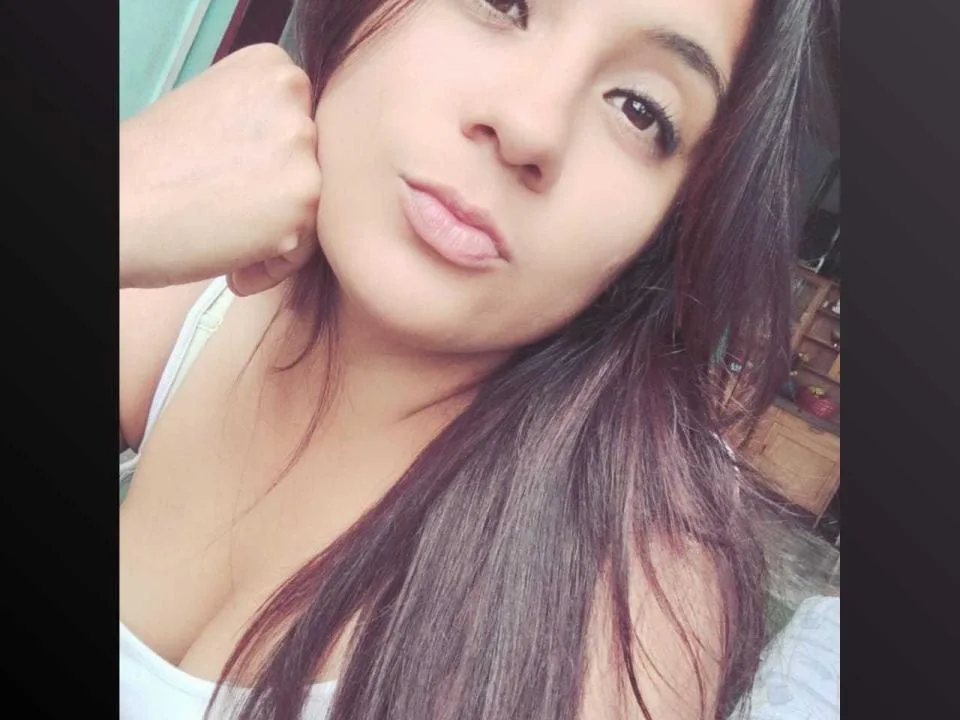 EmilyAndJack camgirl live amateur webcam