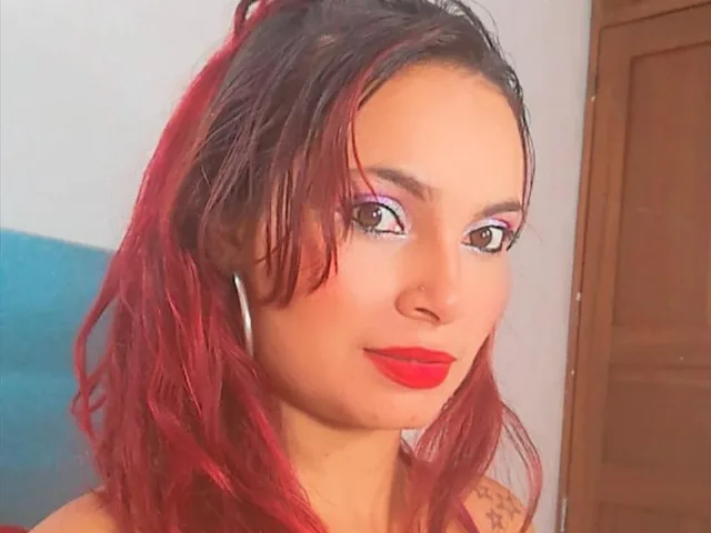 LaraRichX camgirl live amateur webcam