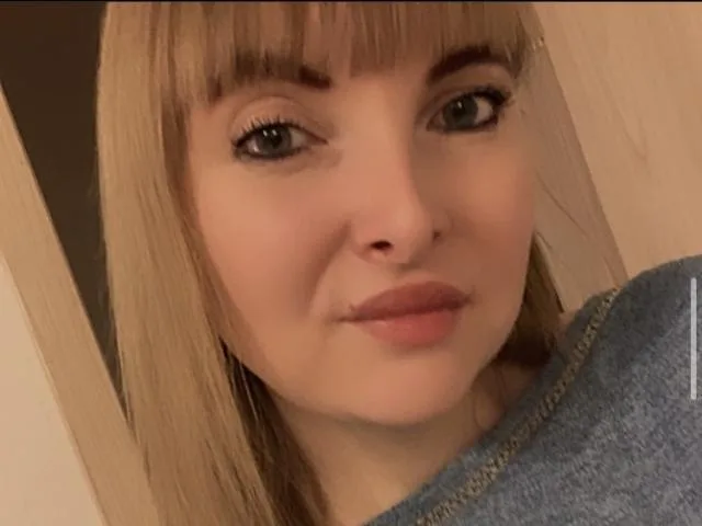 WestDenise camgirl live amateur webcam