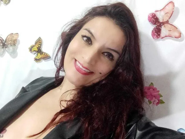 PervertsweetLatin camgirl live amateur webcam
