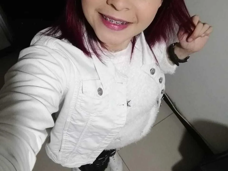 LisyIland camgirl live amateur webcam