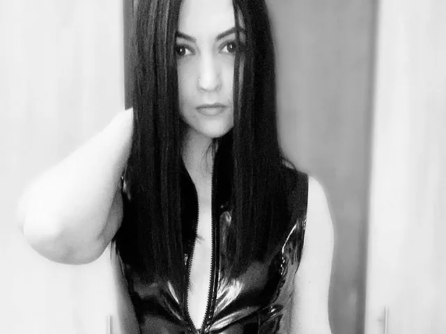 MistressMilla camgirl live amateur webcam