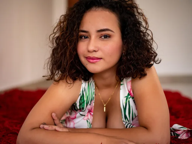 HolliMadison camgirl live amateur webcam