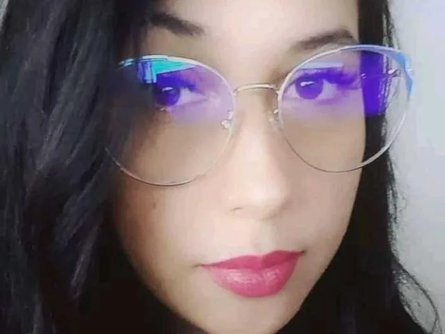 JulieForlove camgirl live amateur webcam
