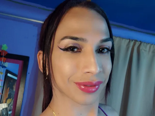 BrunetteHotie camgirl live amateur webcam
