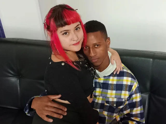 TheWallaces camgirl live amateur webcam