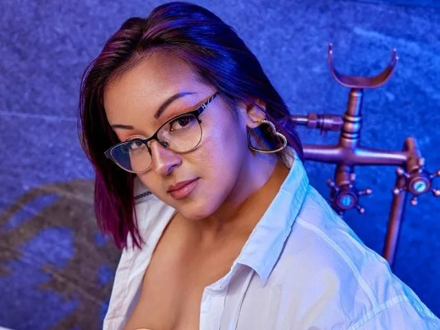 SalomeCastroXX camgirl live amateur webcam