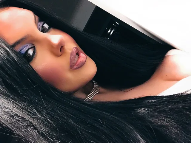 PrincessAnisia camgirl live amateur webcam