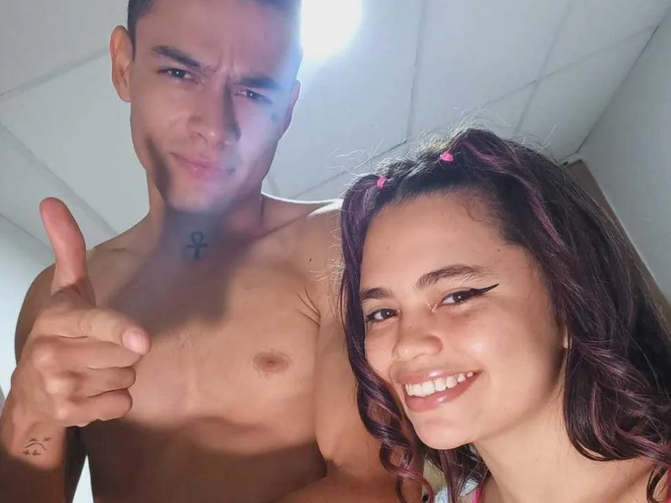 SexSquad camgirl live amateur webcam