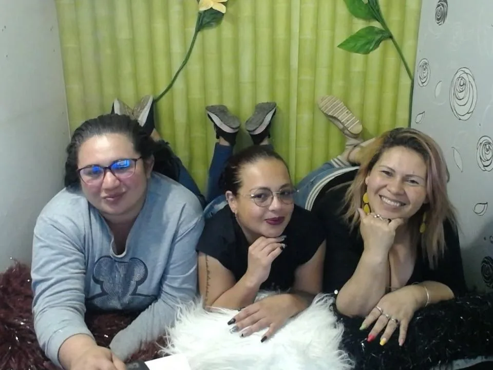 LesbianMilf camgirl live amateur webcam
