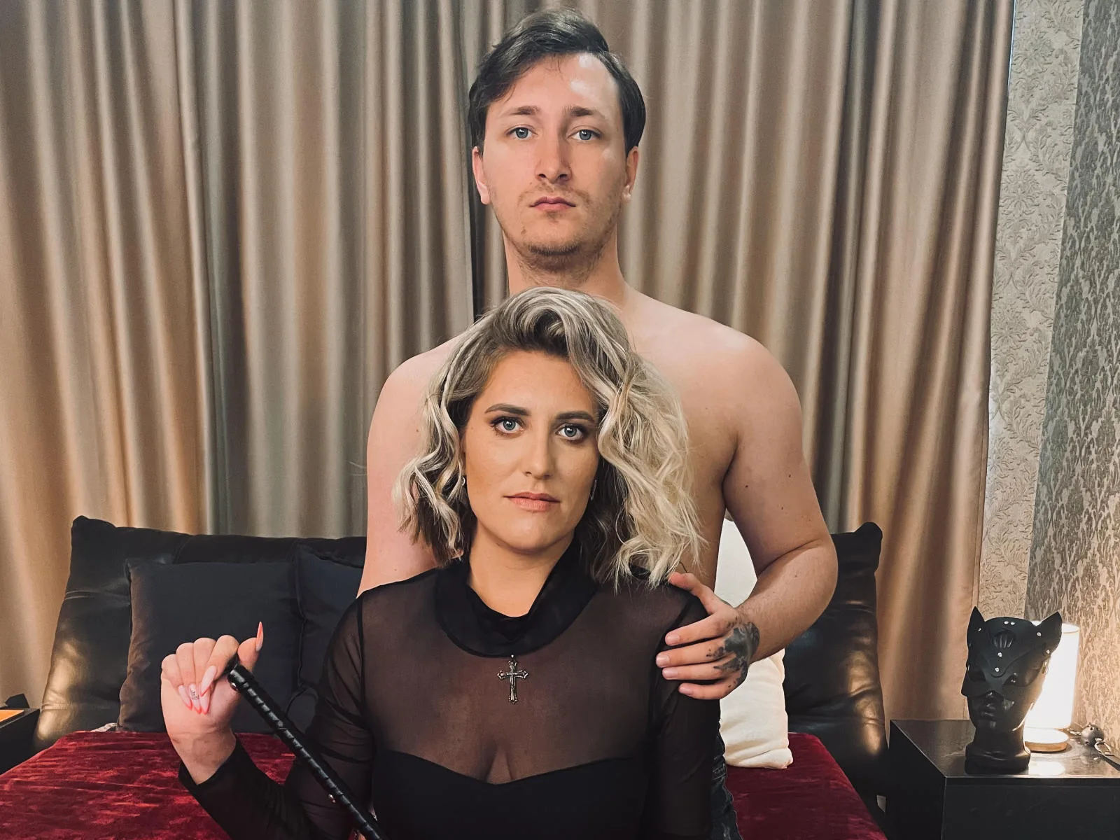 DeryckAndViola camgirl live amateur webcam