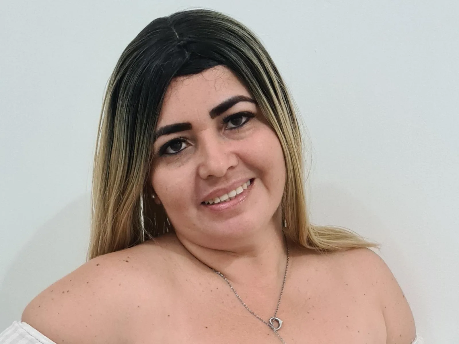 LolyMar camgirl live amateur webcam