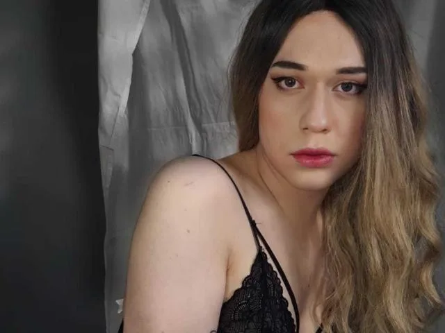 ScarletEnvy camgirl live amateur webcam