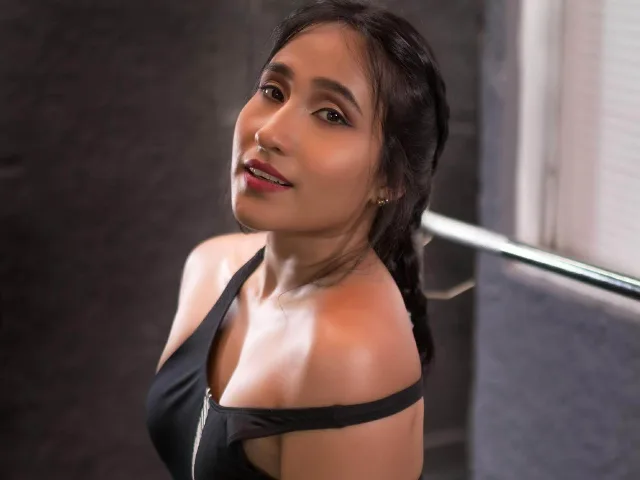 MonicaWalker camgirl live amateur webcam