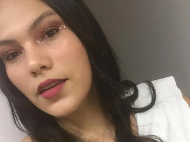 CharlotteJohnson camgirl live amateur webcam