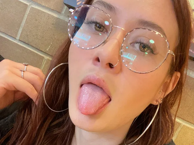 AnnyGlee camgirl live amateur webcam