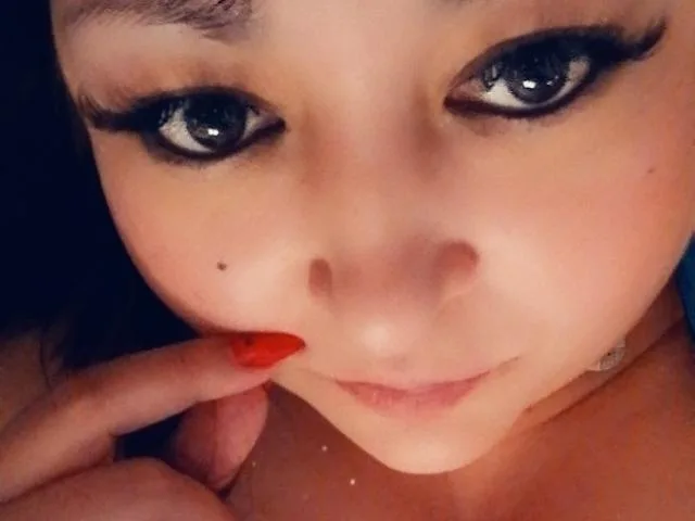 Feral69Berry camgirl live amateur webcam