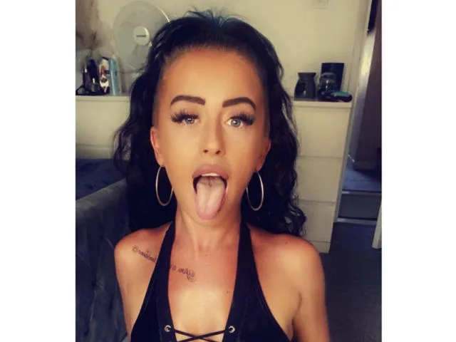 SydneyDarling camgirl live amateur webcam