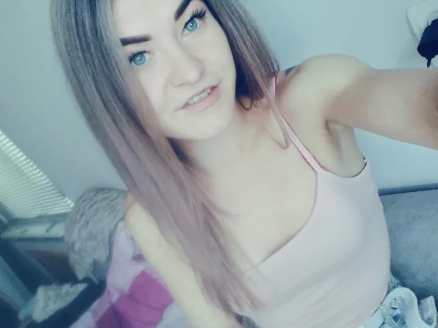MayElly camgirl live amateur webcam